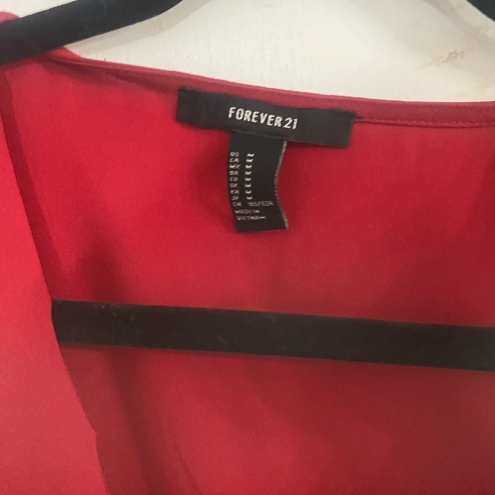 20 BNWOT Red wrap top size M - Picture 2 of 3